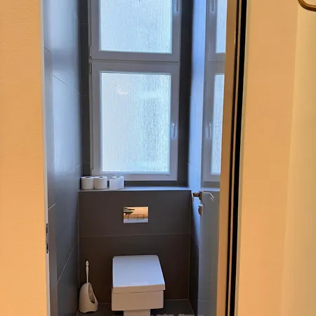 Beautiful With A View Of Castle Appartement