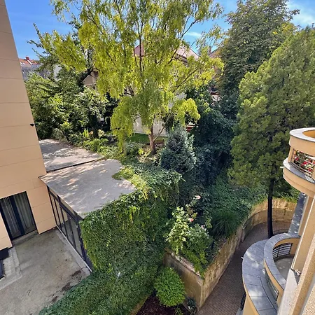 Beautiful With A View Of Castle Apartament