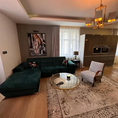 Beautiful With A View Of Castle Appartement *